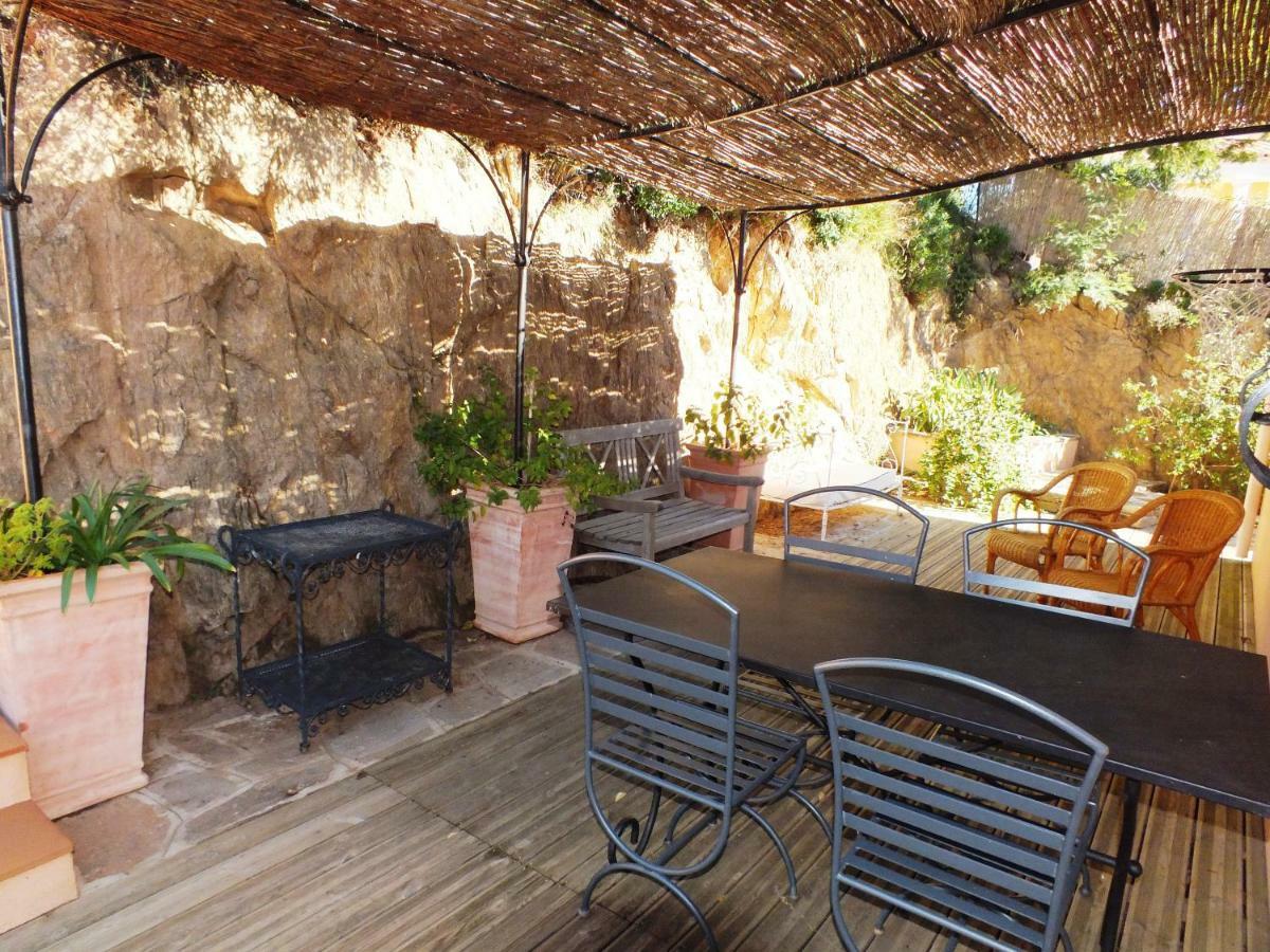 Coustelline Apartment Le Lavandou Bagian luar foto